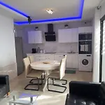 Johnny Apartmán